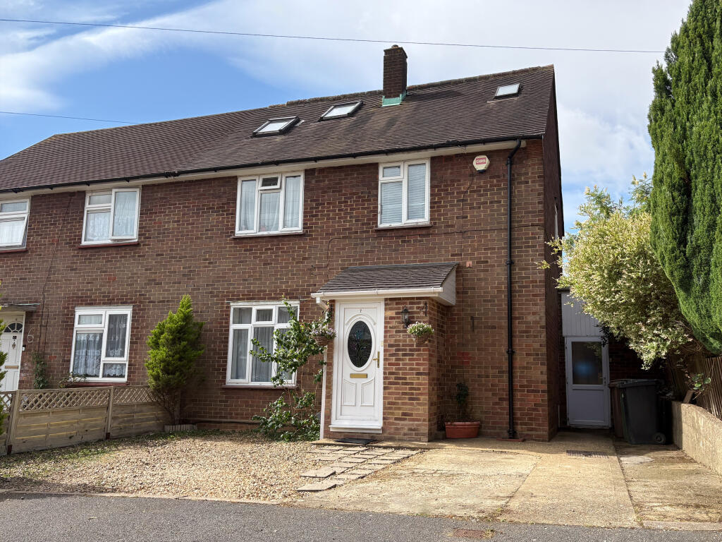 3-bed semi-detached on The Grove, Luton, LU1, £365,000
