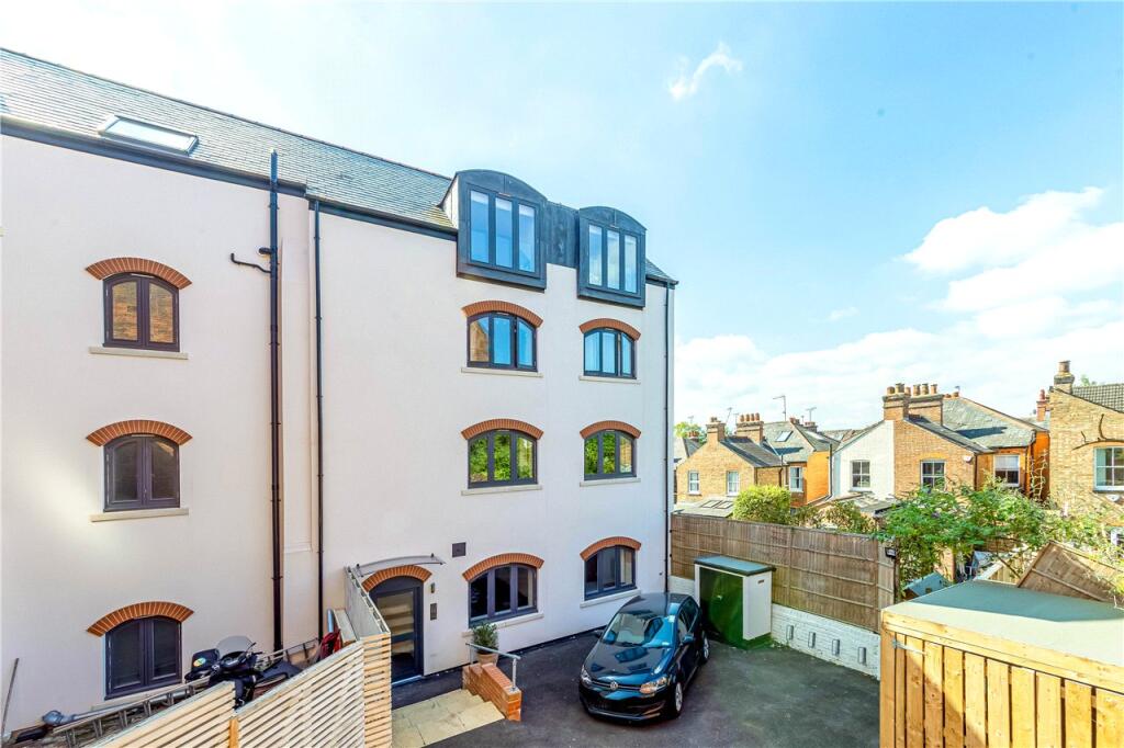 Main image of property: London Road, St. Albans, AL1