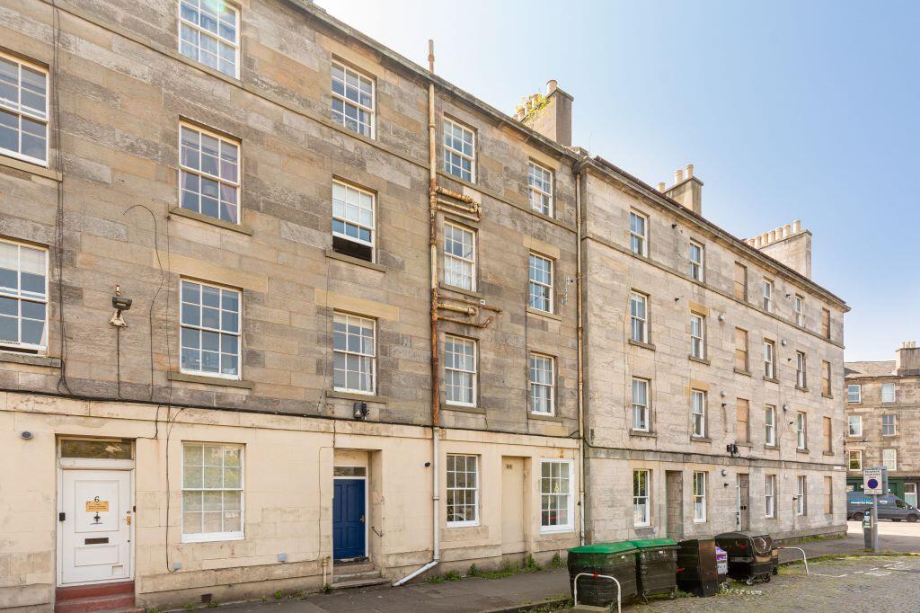 Main image of property: 5/4, 1F1, Parkside Street, Edinburgh, EH8 9RL