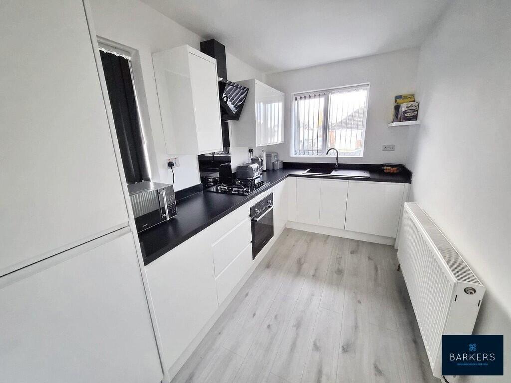 Lawrence Crescent, Heckmondwike photo 3