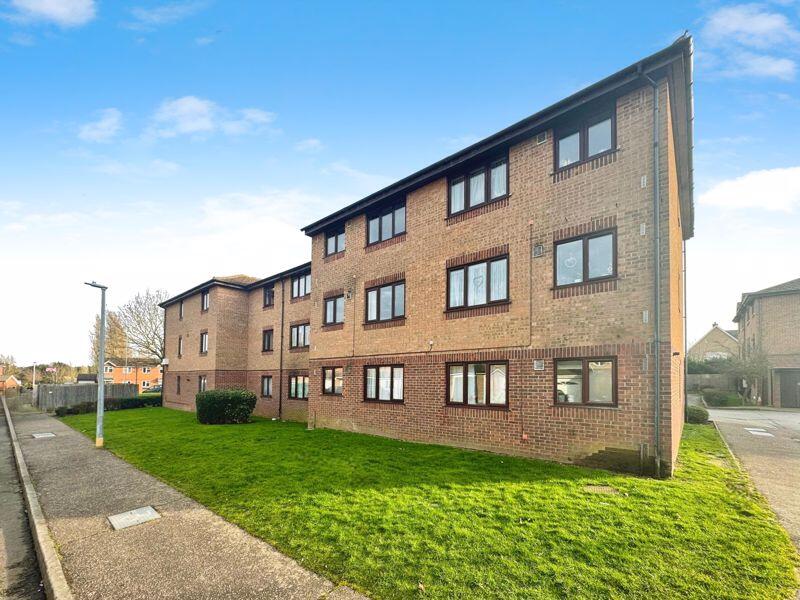 1-bed flat on Campernell Close, Brightlingsea, CO7, £110,000