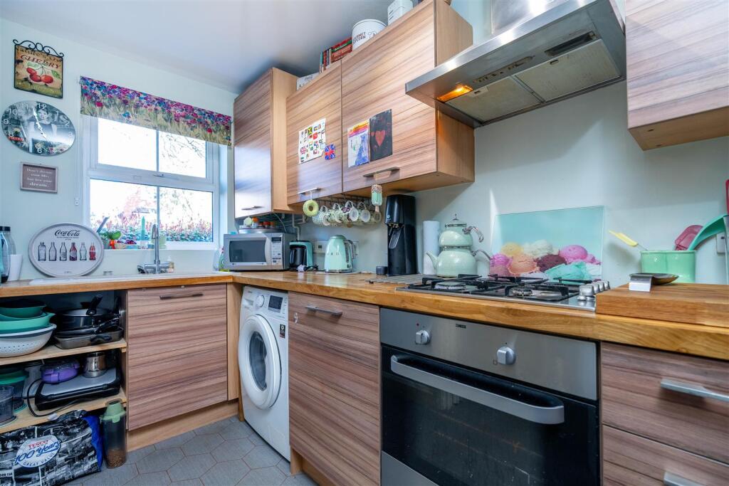4 Allenby Close, Lincoln photo 3