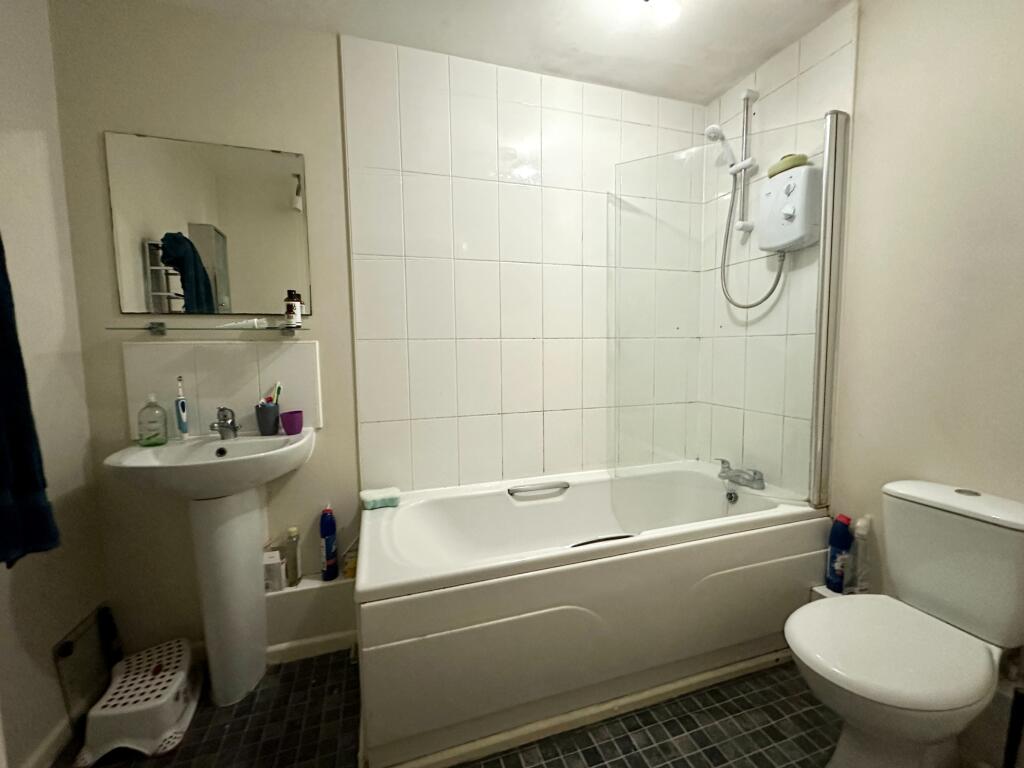 Apartment in Walsall, West Midlands - View 4