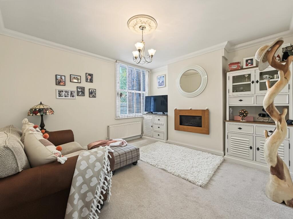 House in Northampton, West Northamptonshire - View 4