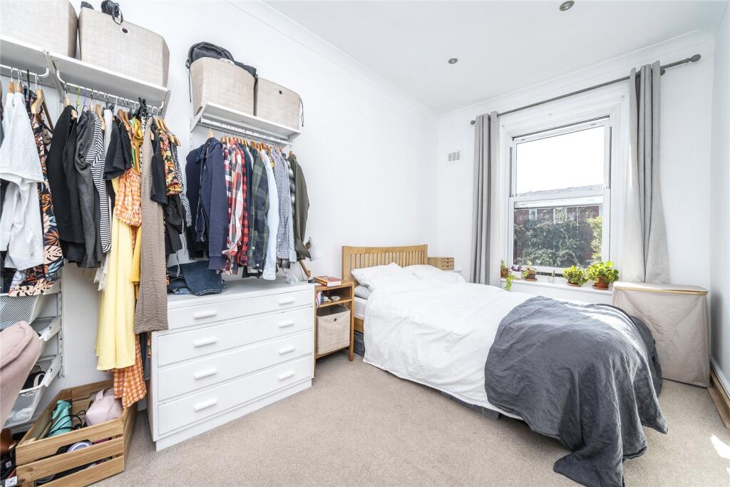 Apartment in London - View 5