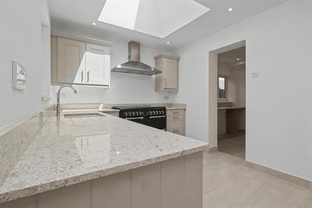 House in Rothwell, North Northamptonshire - View 4
