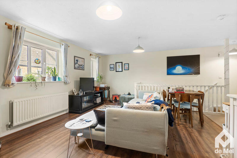Knapps Crescent, Woodmancote, Cheltenham, GL52 photo 4
