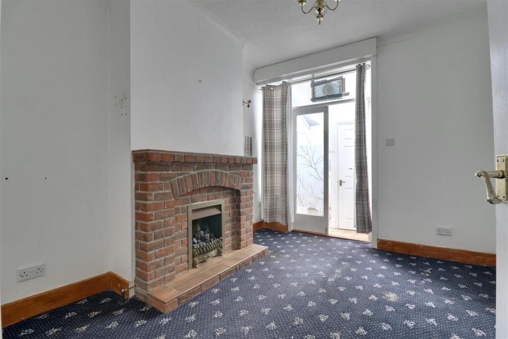 House in Portsmouth - More