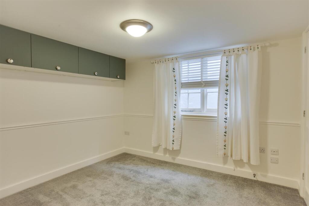 Apartment in Cambridge - View 4