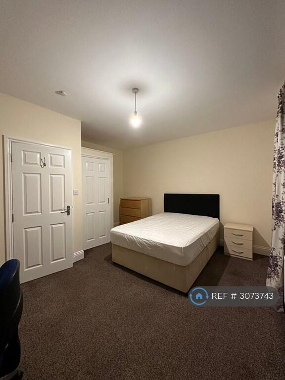 Apartment in Newcastle upon Tyne - View 5