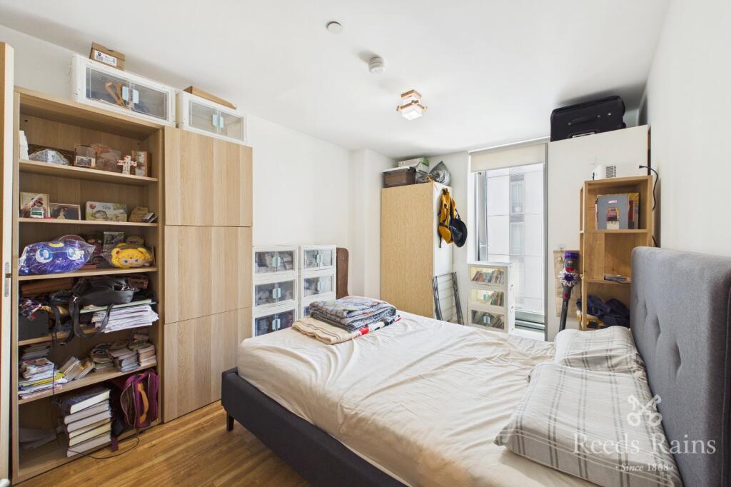 Apartment in Salford, Greater Manchester - View 5