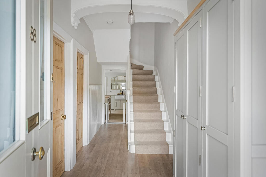 House in London - View 3