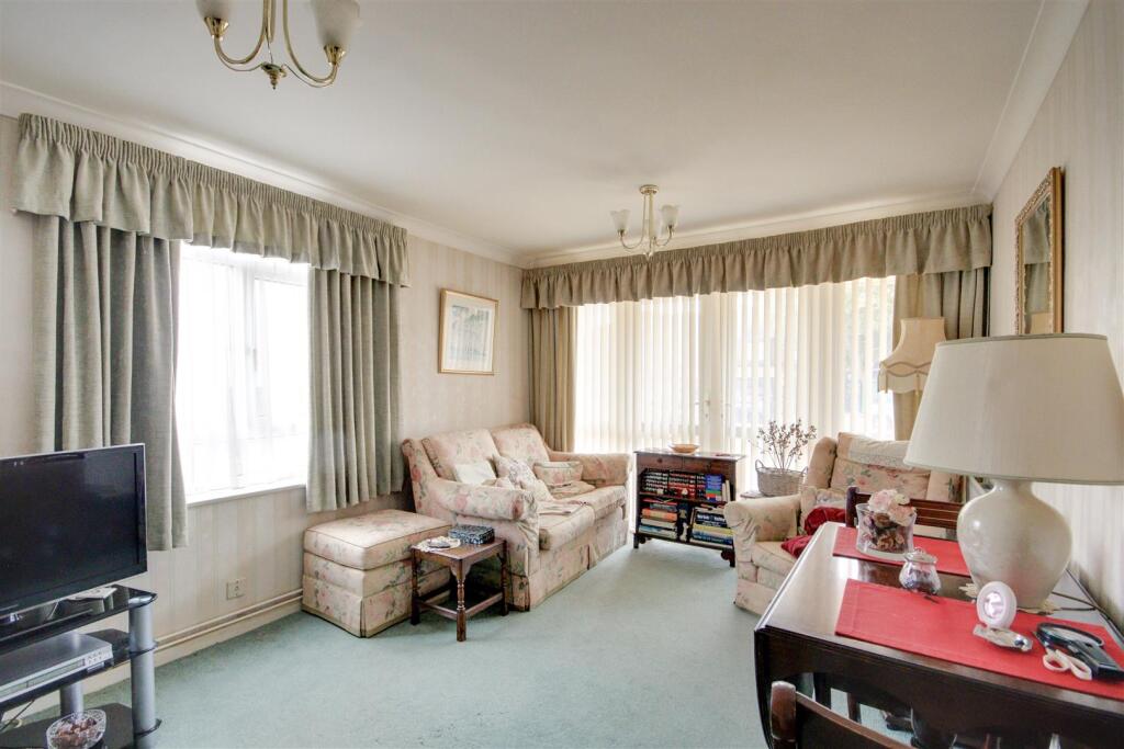 Apartment in Worthing, Broadwater - View 3