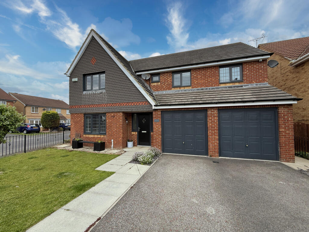 4-bed detached on Thornbury Close, Redcar, North Yorkshire, £385,000