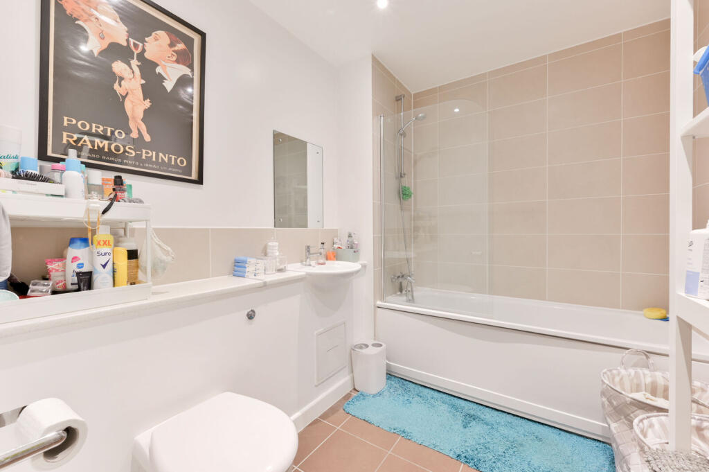 Apartment in London - More