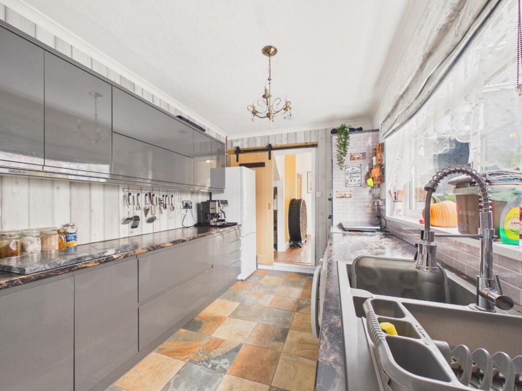 House in Hull - View 3