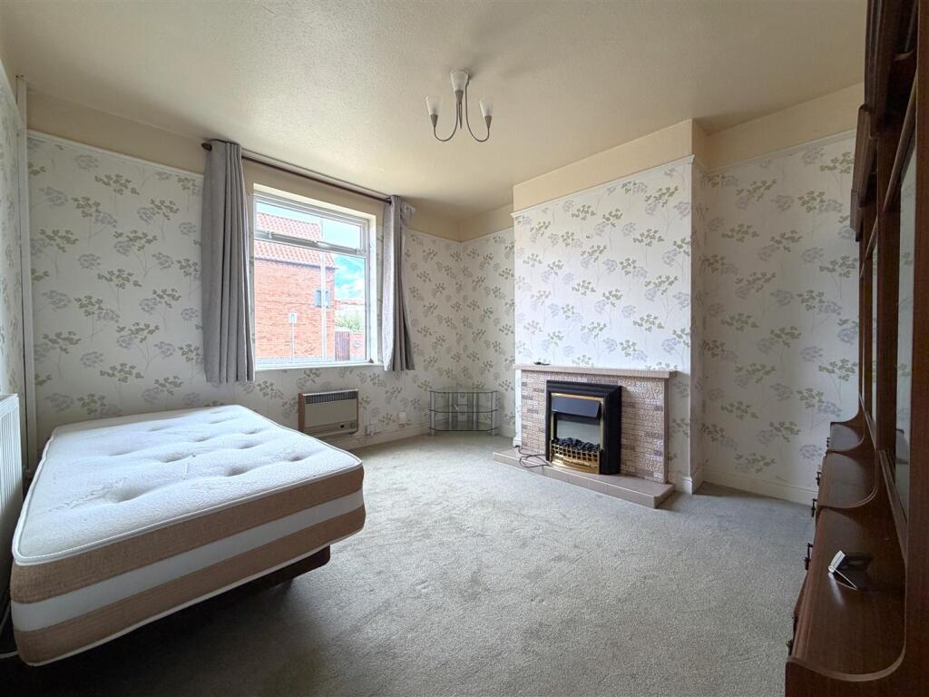 House in Nottingham - View 2