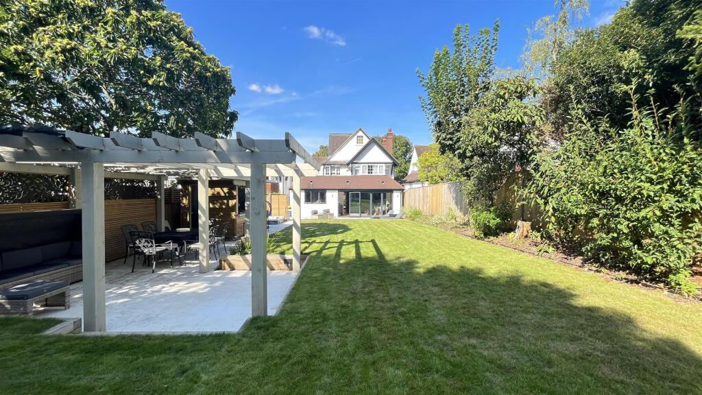 House in London, Carshalton Beeches - View 5