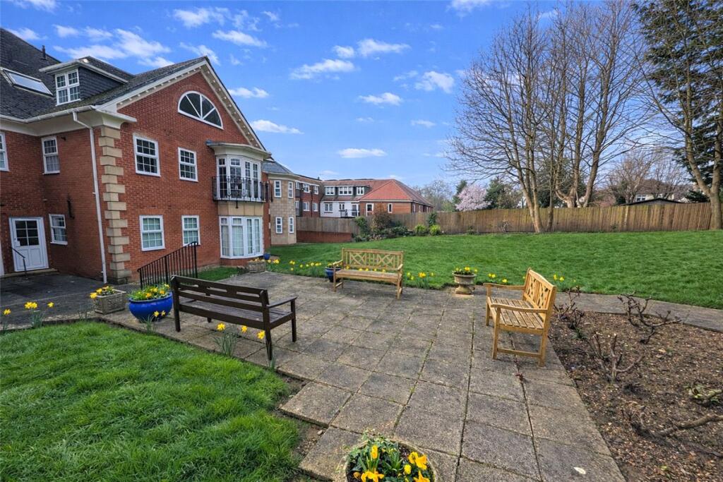 Apartment in Bromley - View 4