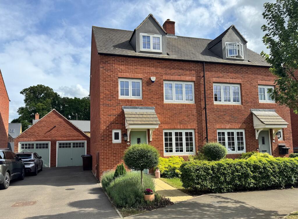 4-bed semi-detached on Tyrrell Road, Banbury, OX16, £425,000