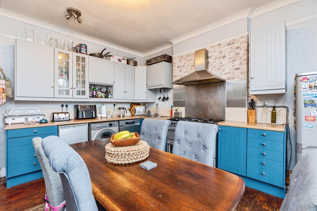 House in Tonbridge - More