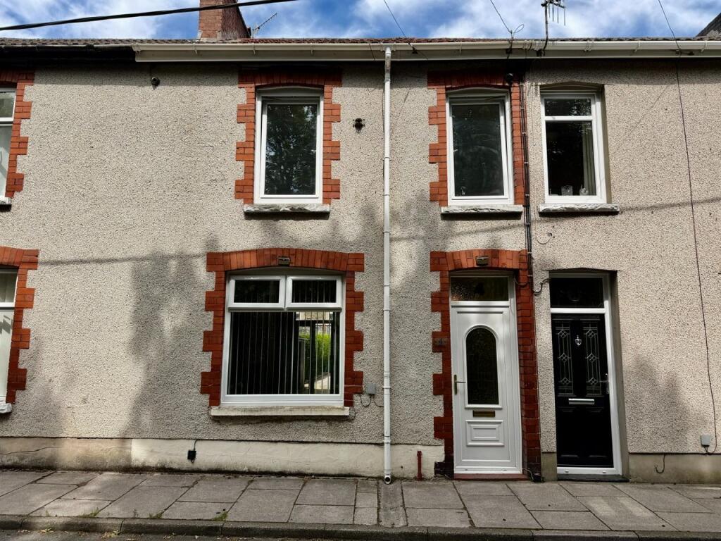House in Newport - View 5