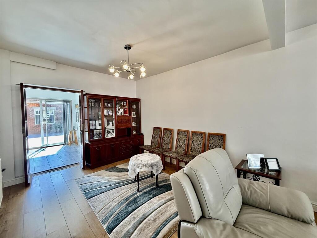 House in Southall - View 4