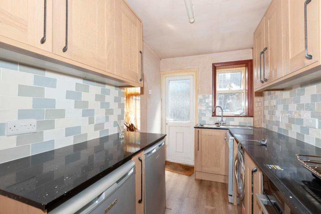House in Brighton, Portslade - More