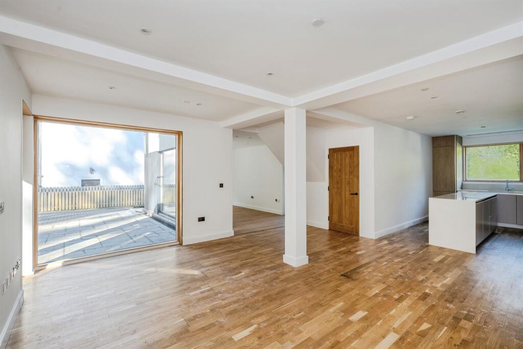 Forest Lodge Lane, Cwmavon, Port Talbot photo 3