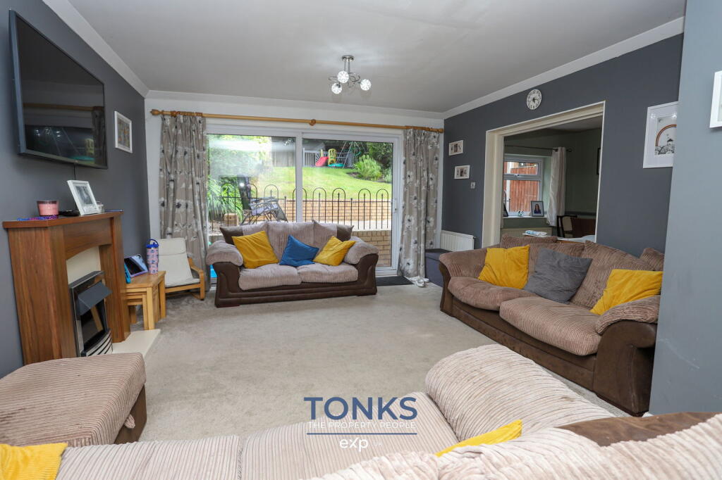 House in Dudley, West Midlands - View 4