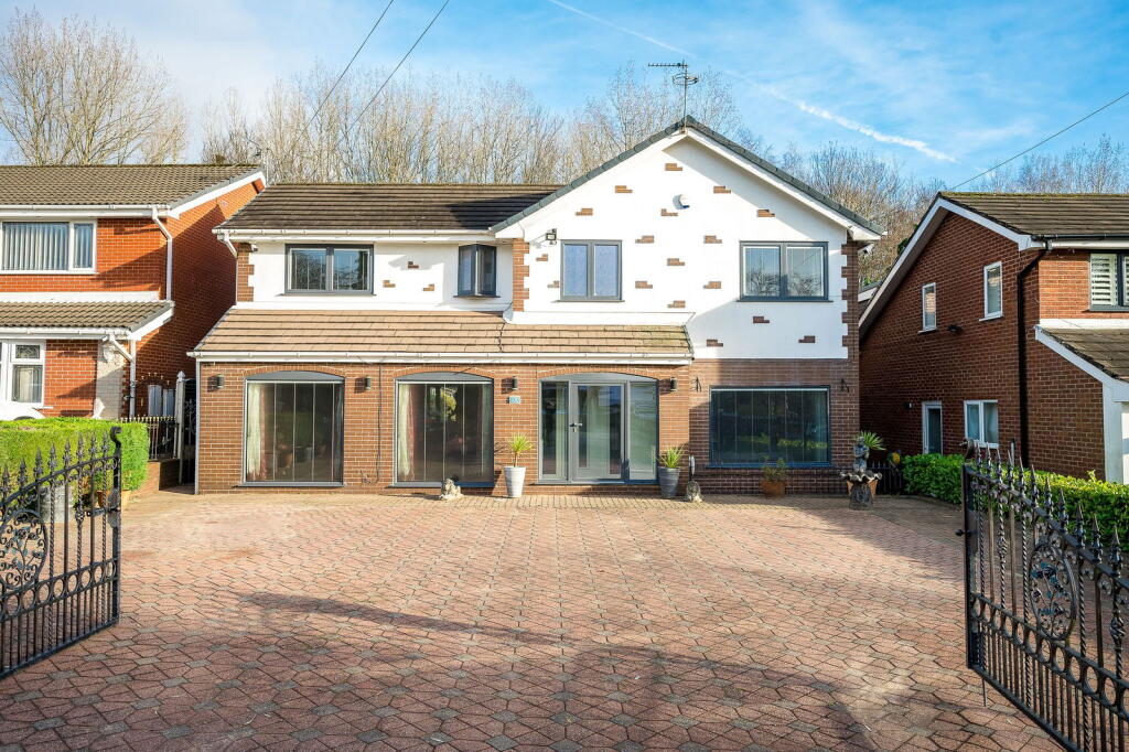Green Lane, Leigh, WN7 2TW photo 4