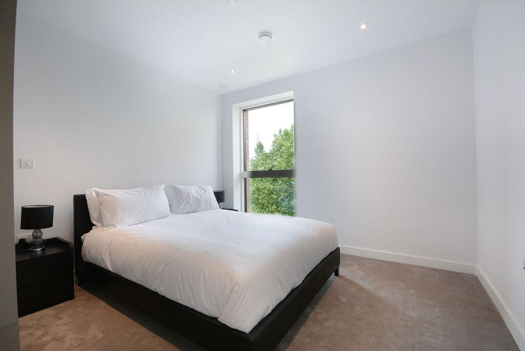Apartment in London, Bermondsey Village, Walworth - More