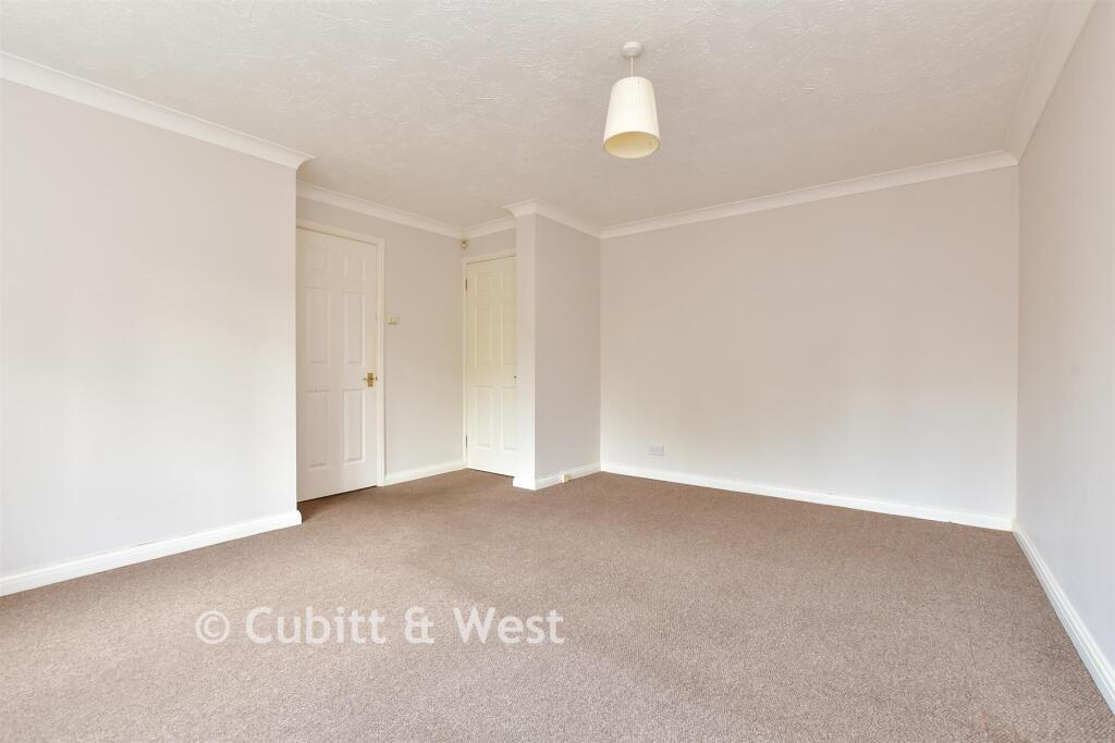 Apartment in Sutton - View 5