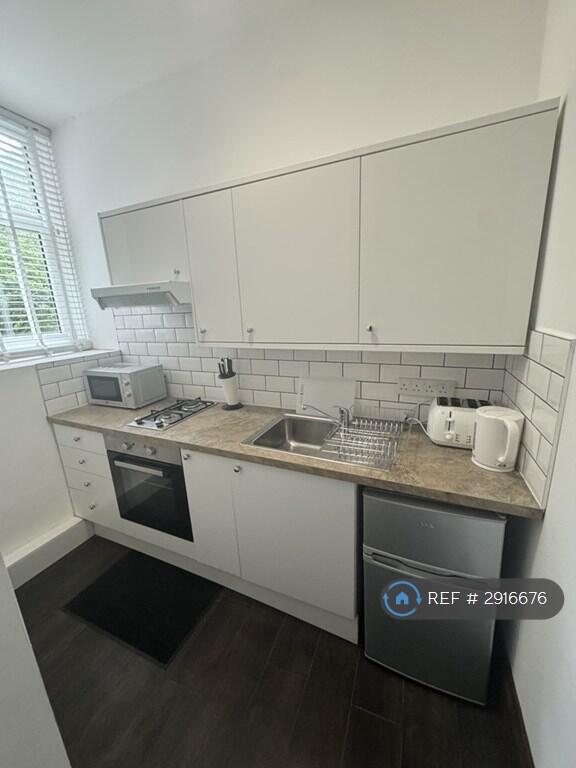 Studio flat for rent