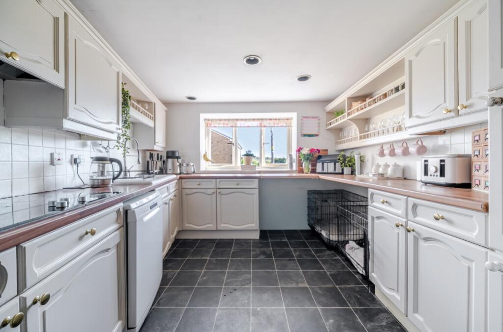 House in South Kesteven, Great Ponton - View 2