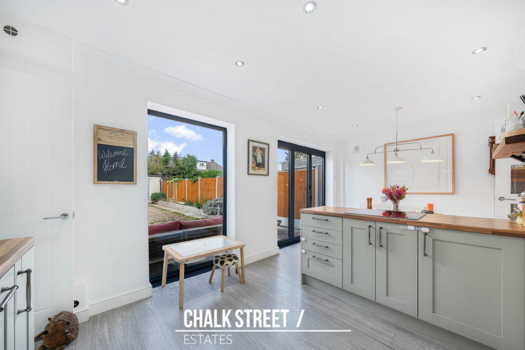 House in Romford - View 3