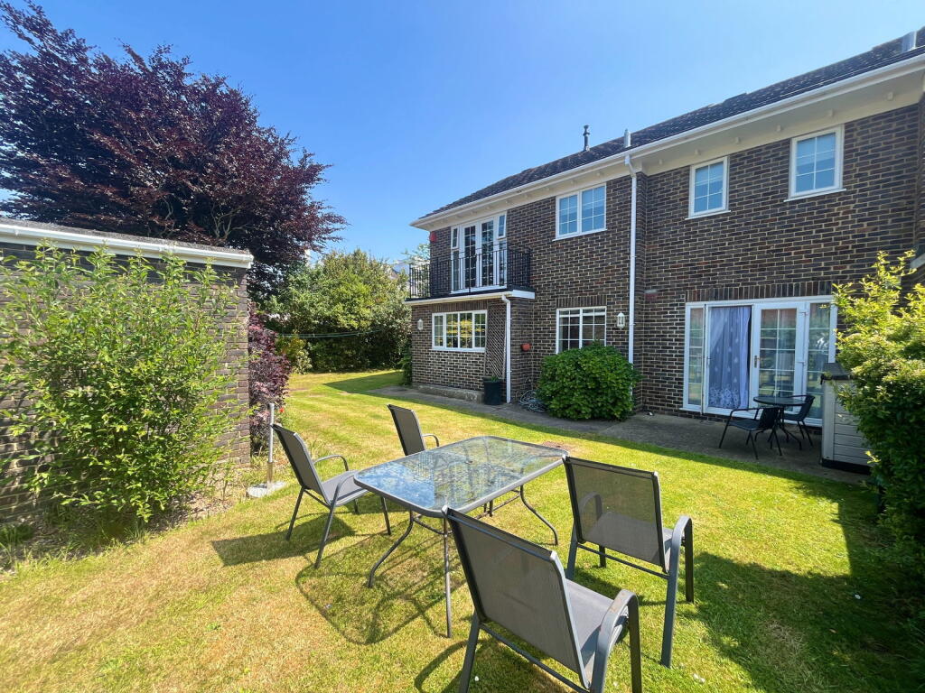 Bramley Gardens, Alverstoke, Gosport PO12 2DW photo 4