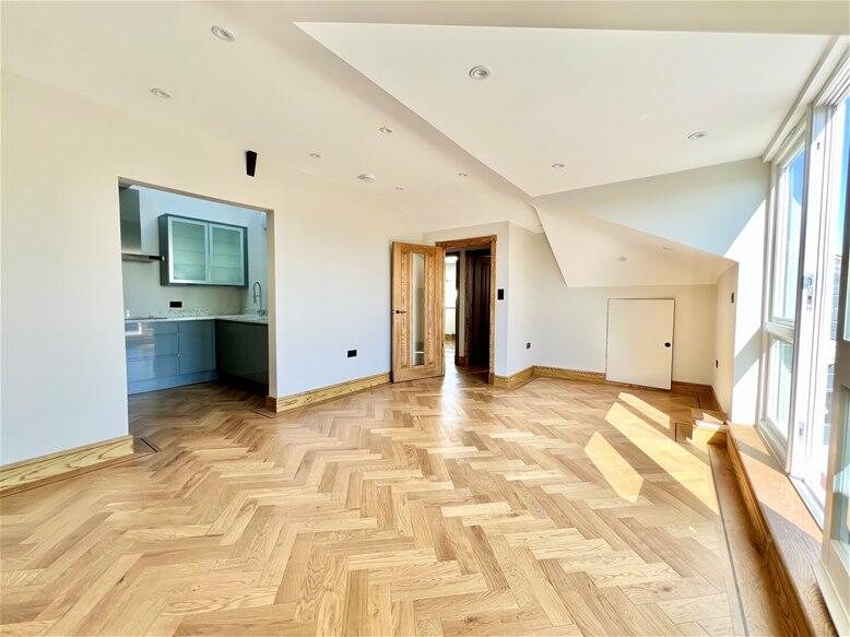 Apartment in London, Primrose Hill, Belsize Park - View 3