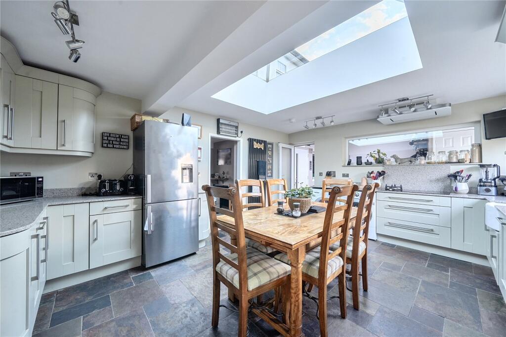 Essex Cottages, Burghfield Common, Reading, Berkshire, RG7 photo 2