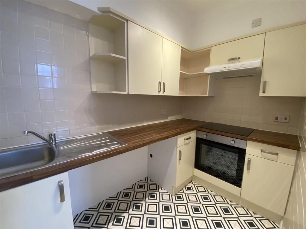 Apartment in Tonbridge - View 2