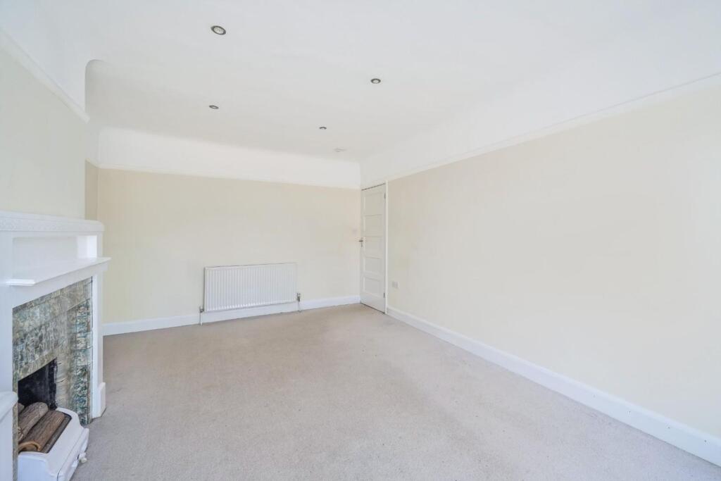 House in Kingston upon Thames - View 4