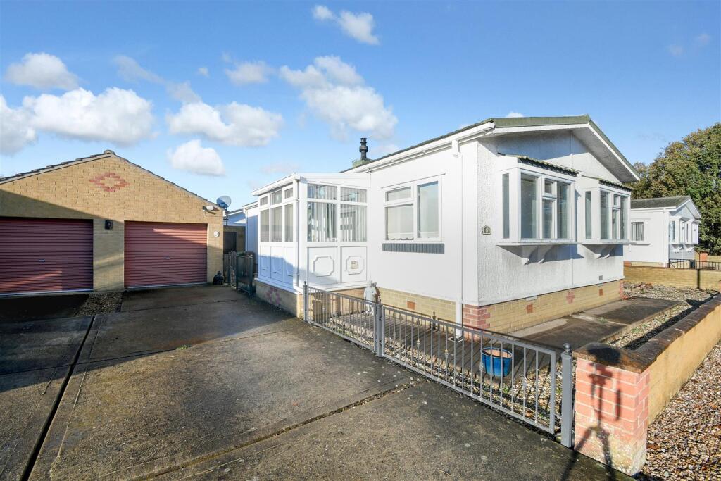 Main image of property: Parklands Mobile Homes, Scunthorpe