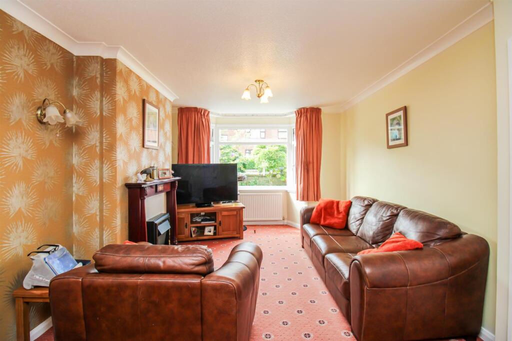 House in Wakefield, West Yorkshire - View 2