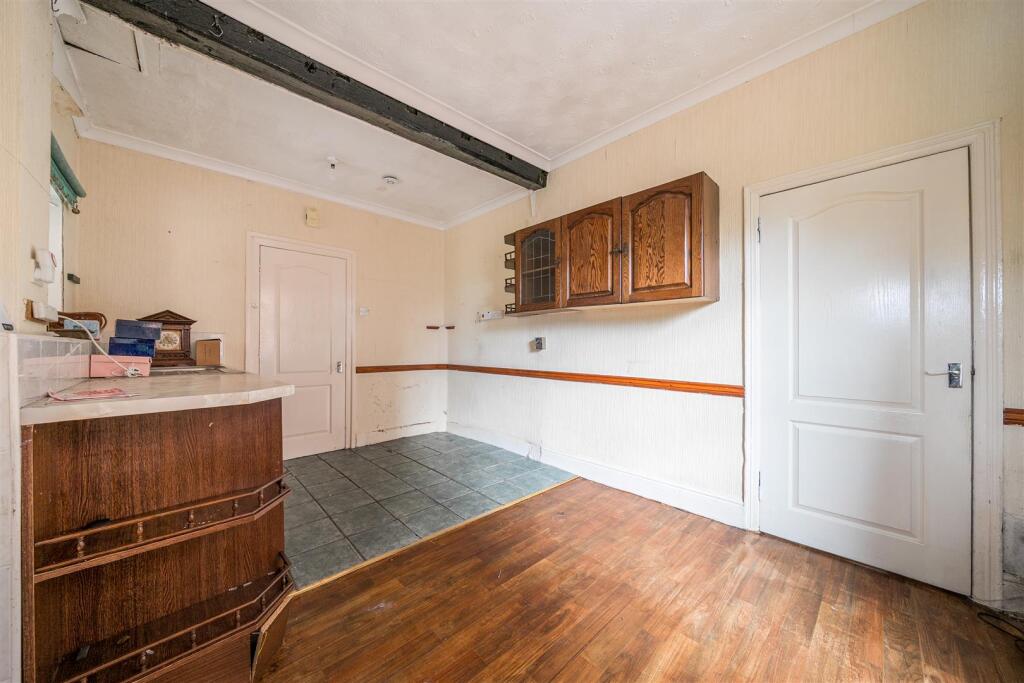 Chirk Road, Gobowen, Oswestry photo 2