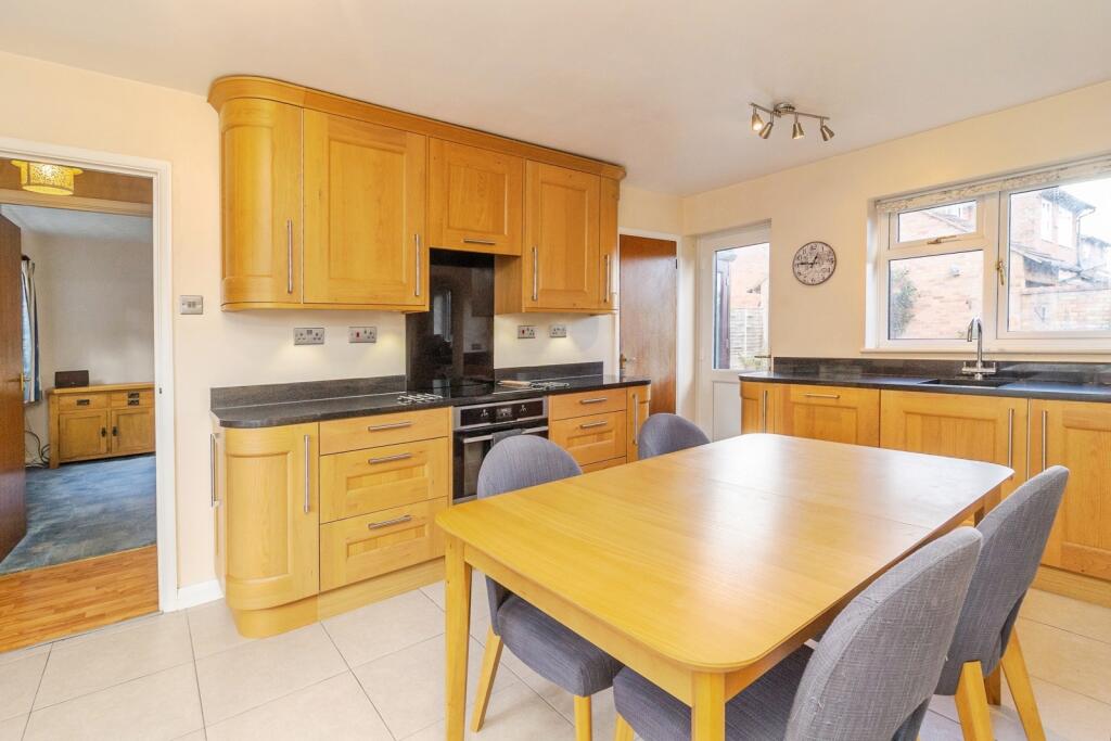 Shorham Rise, Two Mile Ash, Milton Keynes, Buckinghamshire, MK8 photo 2