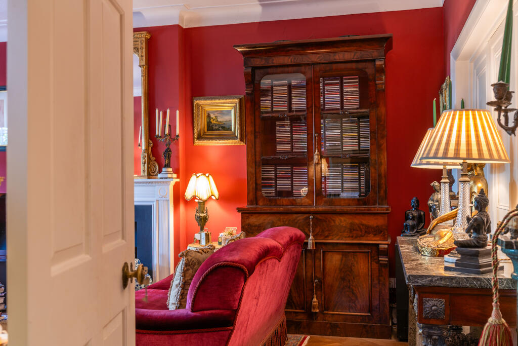 House in London - View 2