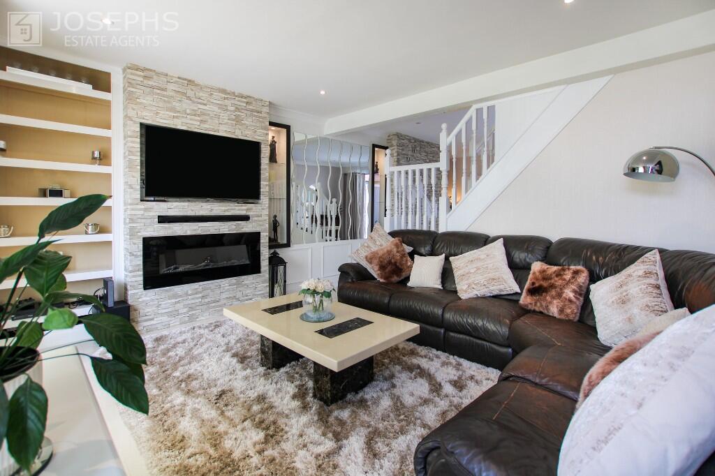47, Maldwyn Avenue, Bolton, Greater Manchester, BL3 photo 2