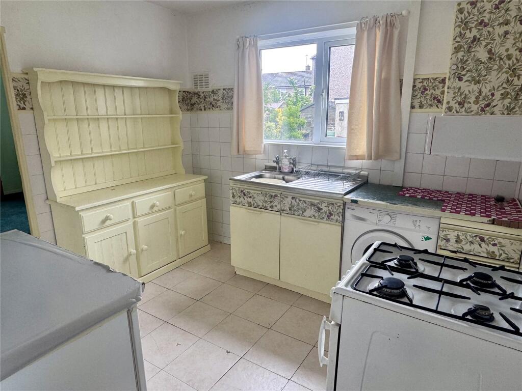 Weyhill Close, Swindon, SN3 - More