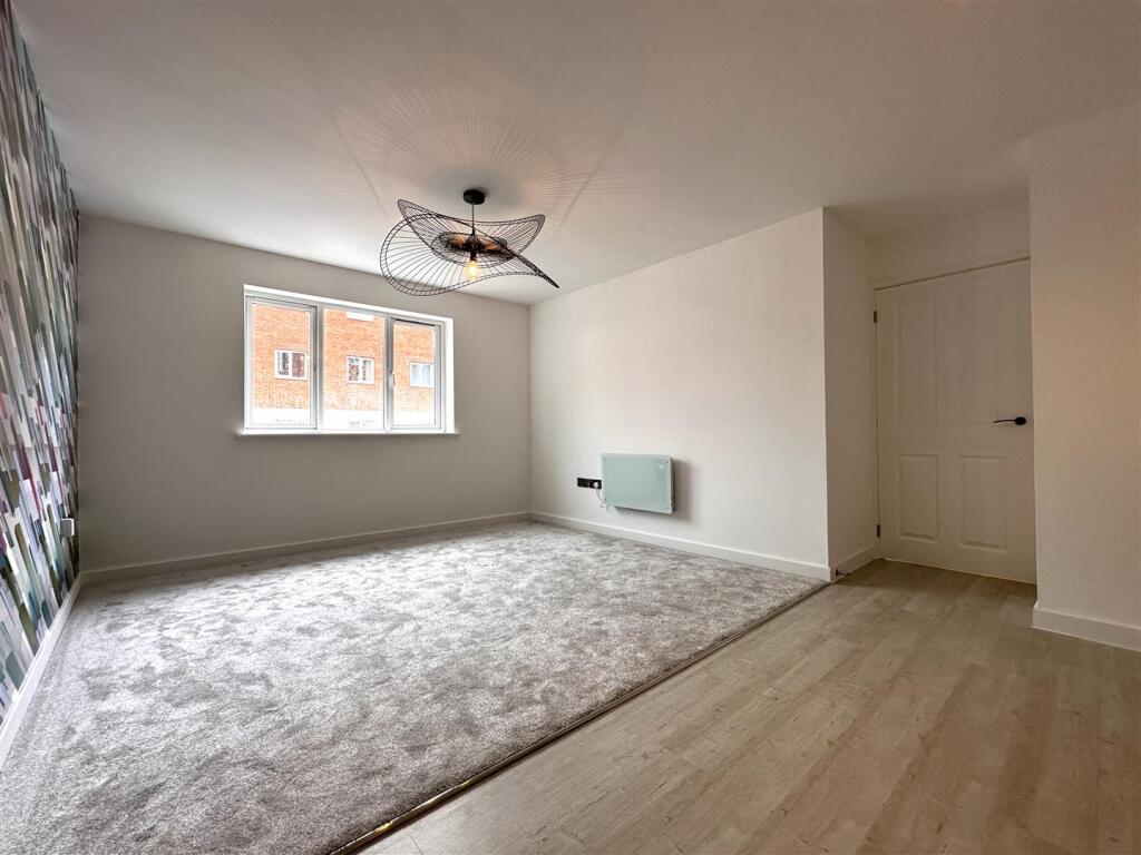 Apartment in South Kesteven, Grantham - More