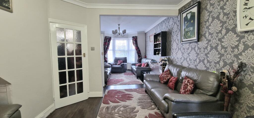 House in Watford, Holywell Estate - More